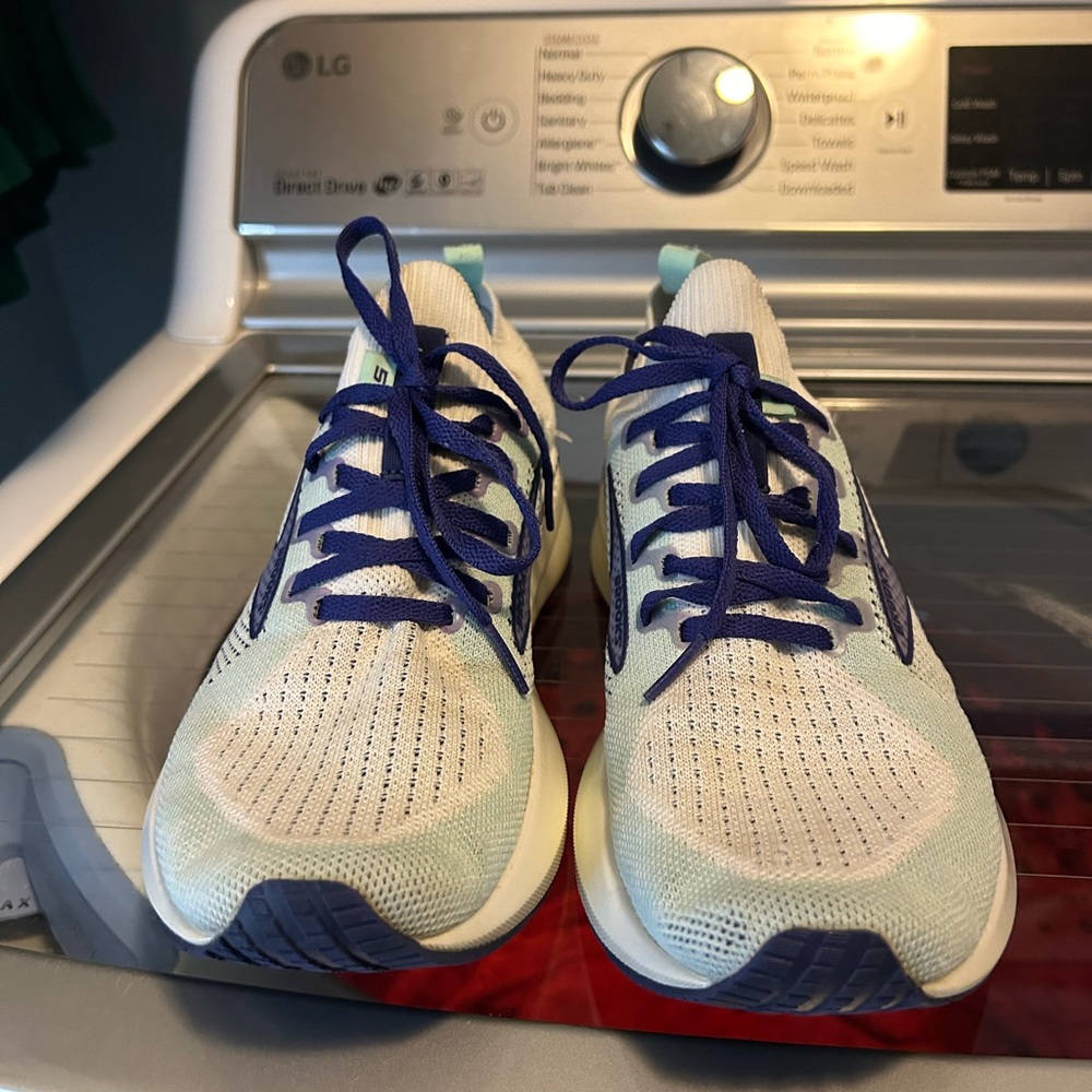 Brooks Levitate in good condition